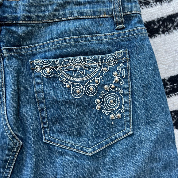 Baccini Embroidered Denim Maxi Skirt Boho Western Y2K Studded Jean Skirt Size 10 - Picture 4 of 8